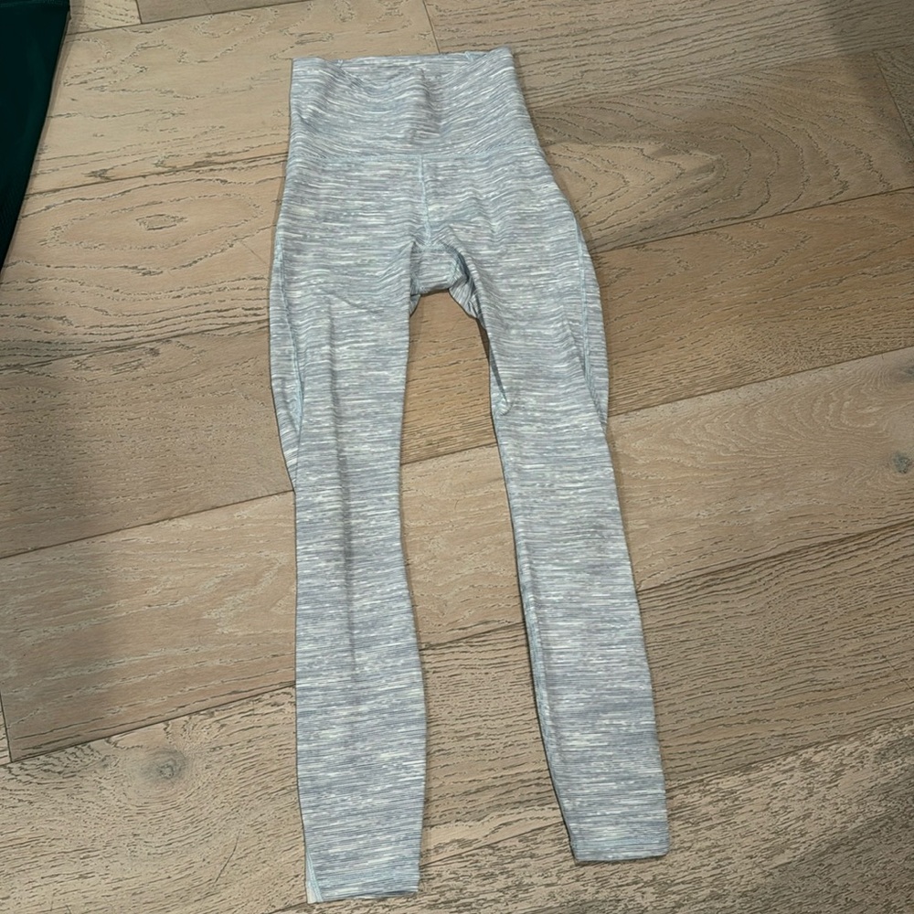lululemon leggings! Barely worn and in great condition!